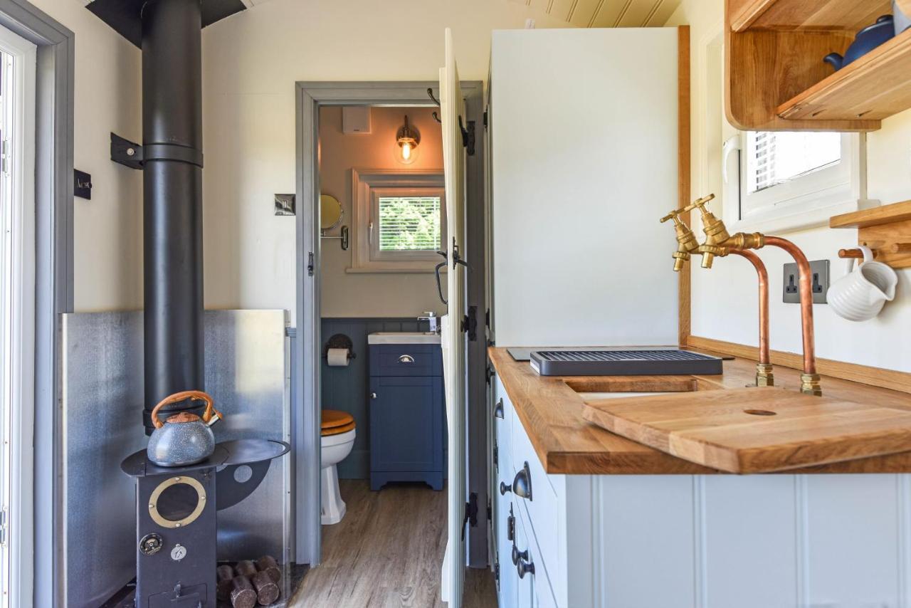 Crabden Shepherd Hut - Blendworth Villa Waterlooville Buitenkant foto