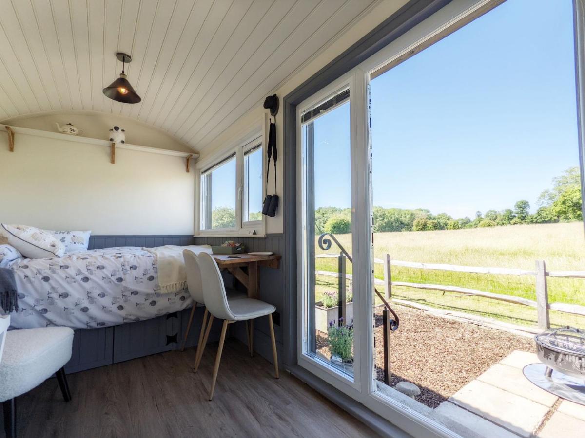 Crabden Shepherd Hut - Blendworth Villa Waterlooville Buitenkant foto